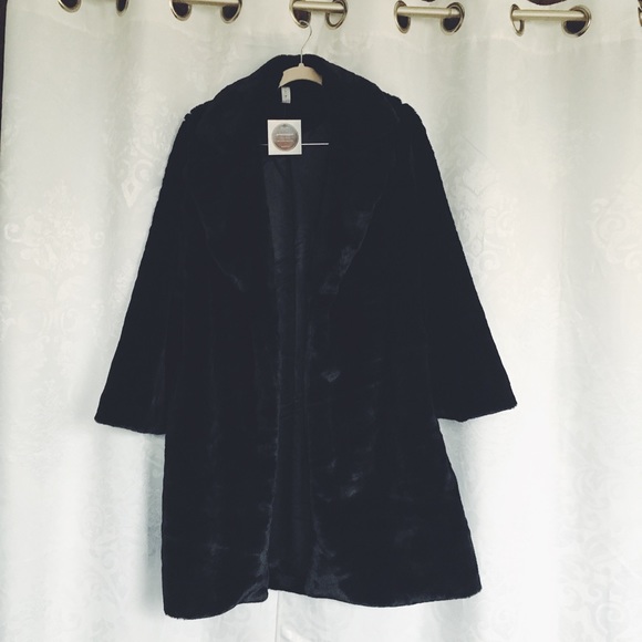 Last✨Rosa Bell Sleeve Black Vegan Faux Fur Jacket - Picture 8 of 8